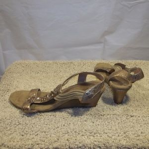 New York Transit Wedge Heel Sandals Size 9W